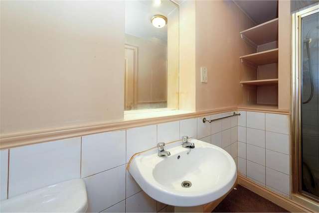 2 Bed Flat - First Floor with 1 Reception Room