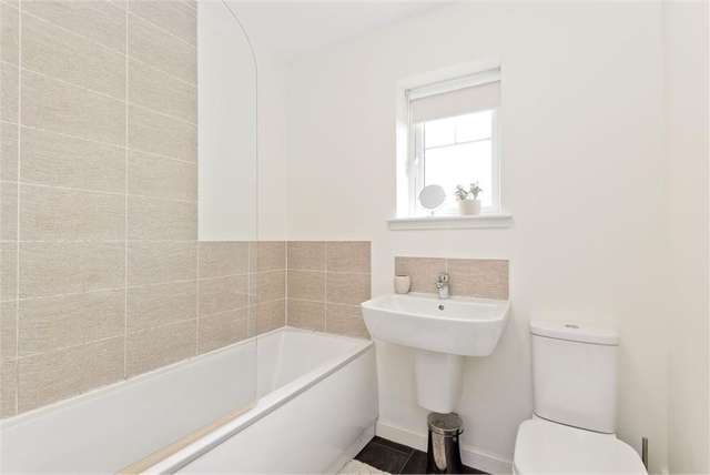 3 Bed House - Semi Detached with 1 Reception Room