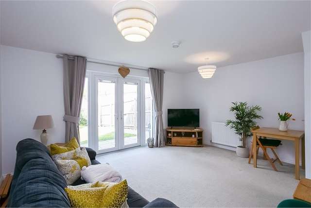 3 Bed House - Semi Detached with 1 Reception Room