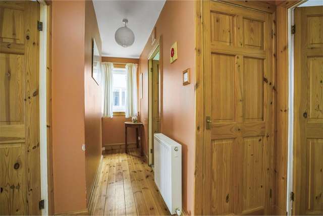 2 Bed Flat - Maisonette with 1 Reception Room