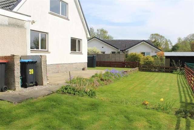 4 Bed House - Detached with 2 Reception Rooms