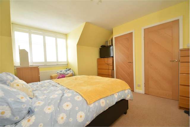 3 Bed House - Detached with 3 Reception Rooms