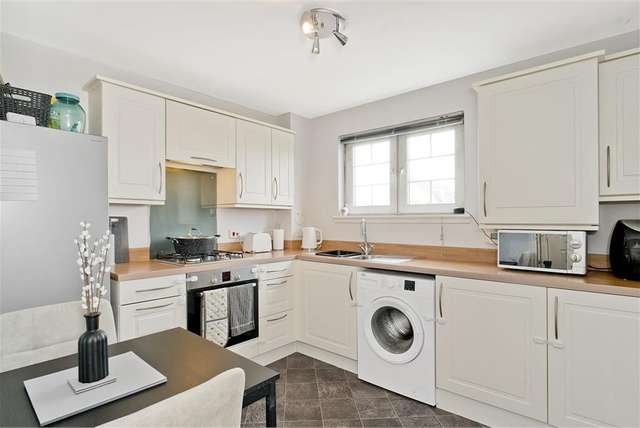 2 Bed Flat - Others with 1 Reception Room