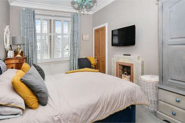 4 Bed Flat - Double Upper with 2 Reception Rooms