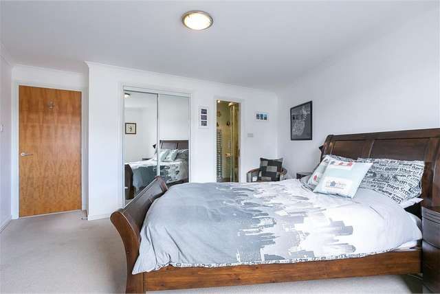 3 Bed Flat - Fourth Floor with 1 Reception Room