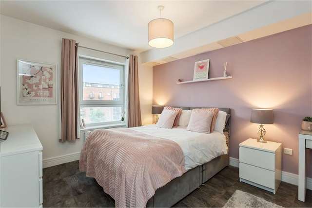 1 Bed Flat - Others with 1 Reception Room