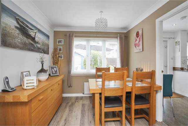 3 Bed House - Detached with 1 Reception Room