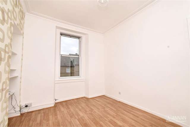 1 Bed Flat - First Floor with 1 Reception Room