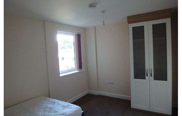 Rent 4 bedroom flat in Sheffield
