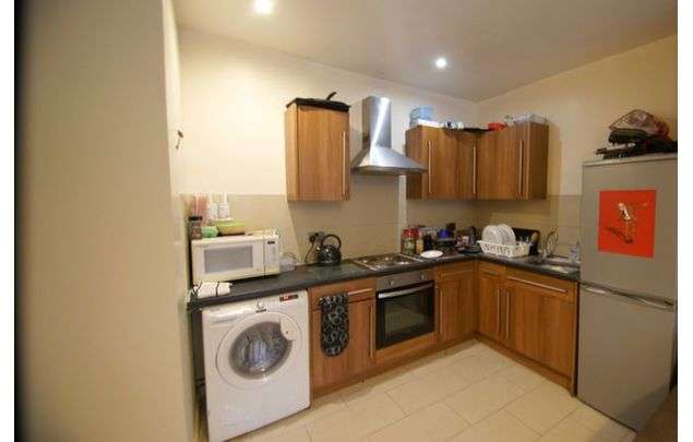 Rent 6 bedroom flat in Yorkshire And The Humber