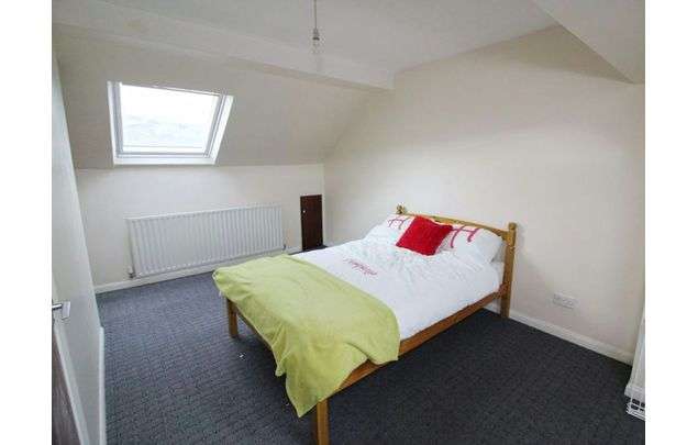 Rent 3 bedroom student apartment in   Sheffield