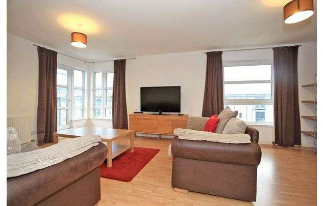 Rent 4 bedroom flat in Aberdeen City