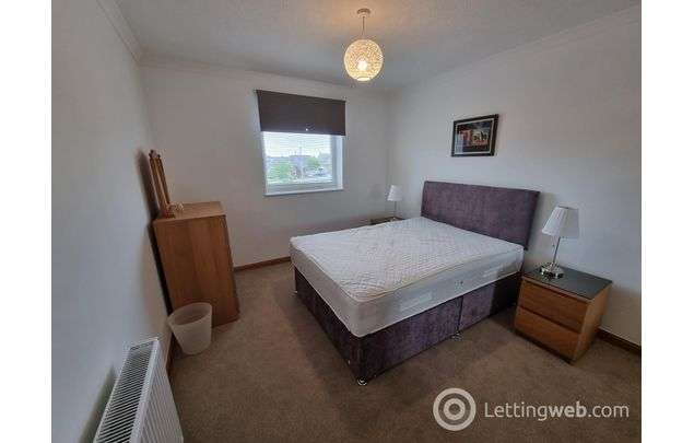 Rent 2 bedroom flat in Aberdeen