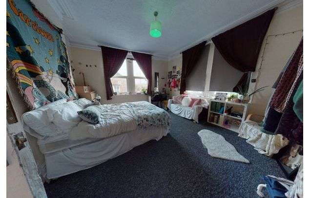 Rent 7 bedroom flat in Yorkshire And The Humber