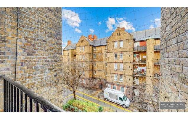 Rent 3 bedroom flat of 6 m² in london