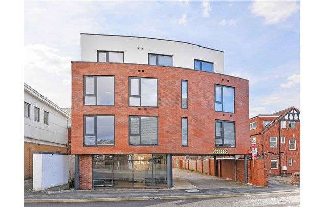 Rent 1 bedroom student apartment of 28 m² in Leeds