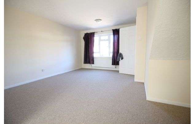 Rent 3 bedroom house in South East England