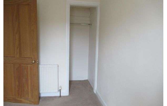 Rent 2 bedroom house in Leeds