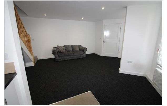 Rent 1 bedroom flat in  Queensway - City centre