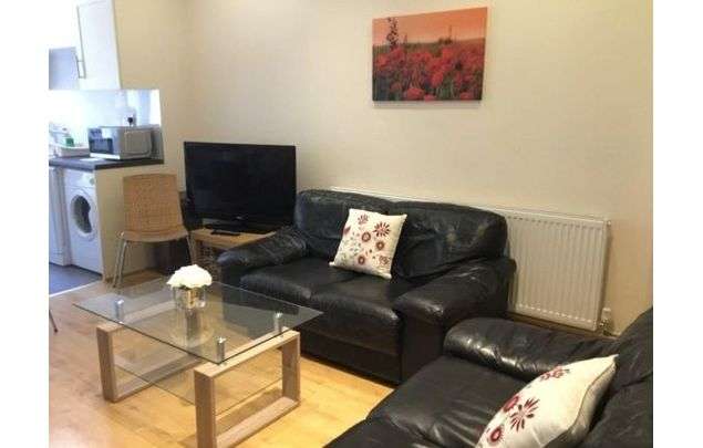 Rent 6 bedroom house in West Midlands