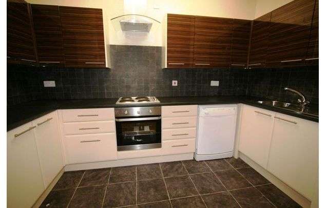 Rent 6 bedroom flat in Yorkshire And The Humber