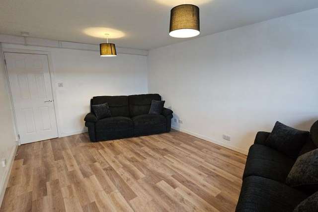 Maisonette to rent in North Woodside Road, St. Georges Cross, Glasgow G20