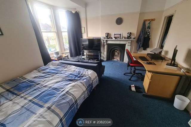 Terraced house to rent in Normanton Road, Bristol BS8