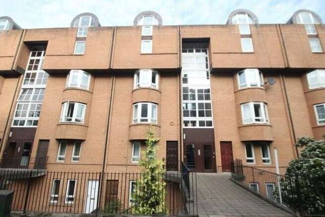 Detached house to rent in St Vincent Street, Glasgow G3
