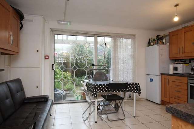 Town house to rent in Bancroft Road, London E1
