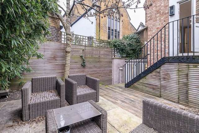 Maisonette for sale in Stratford Road, London W8