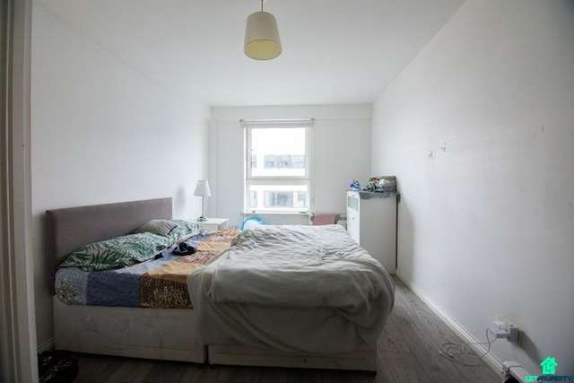 Flat for sale in Wallace Street, Glasgow G5