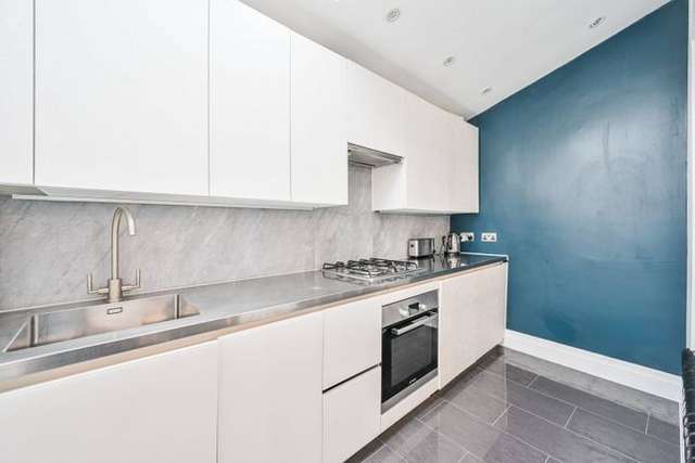 End terrace house to rent in Kingsland Road, Shoreditch, London E2