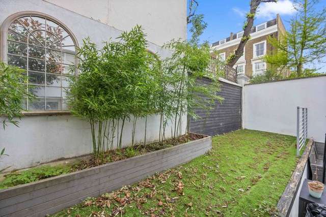 Maisonette to rent in Marylands Road, Maida Vale W9