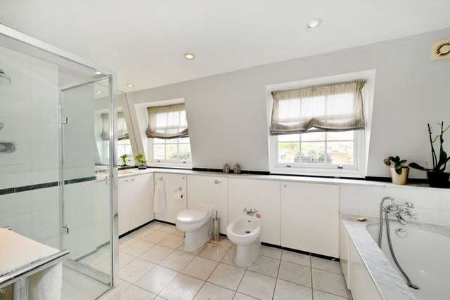 Maisonette for sale in Norland Square, London W11