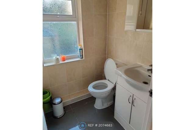 Flat to rent in Netherwood Rd, London W14