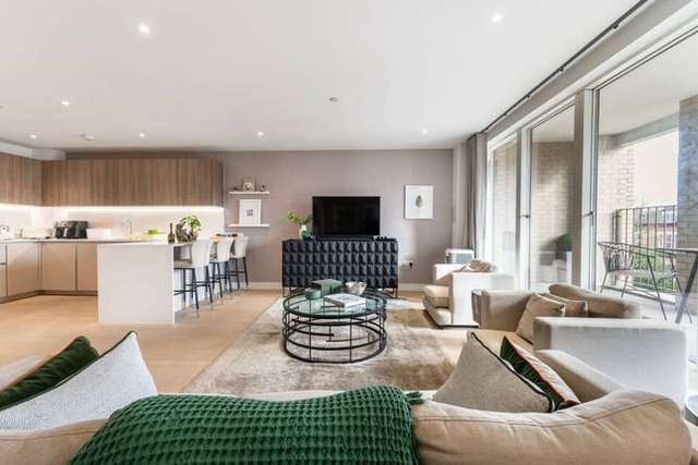 Maisonette for sale in The Avenue, Queens Park, London NW6