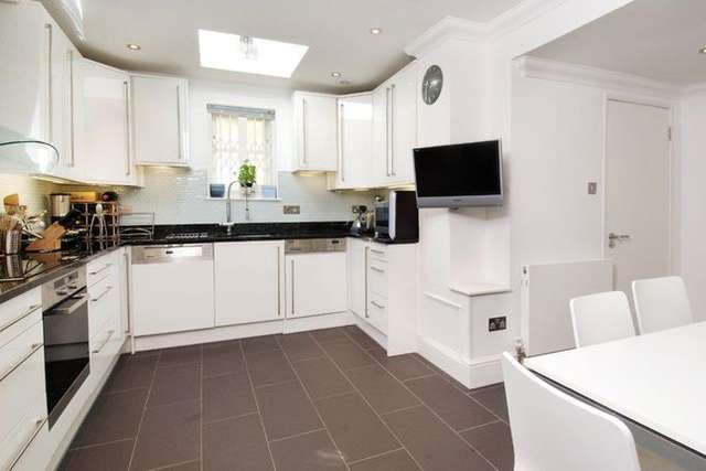 Detached house to rent in Violet Hill, St Johns Wood, London NW8