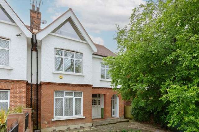 Maisonette for sale in The Avenue, Queens Park NW6.