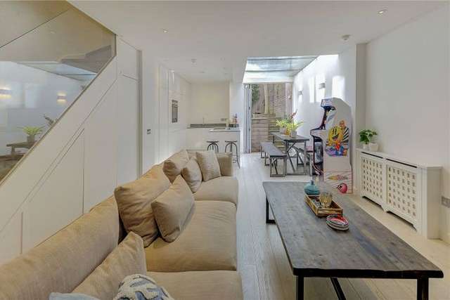 Flat for sale in Stratford Road, London W8