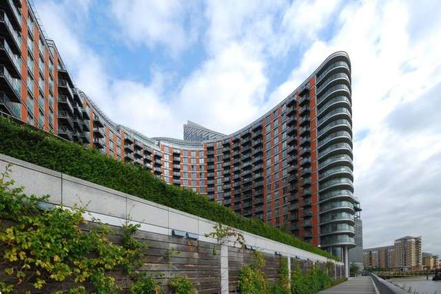 Flat for sale in New Providence Wharf, Canary Wharf, London E14