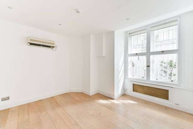 Maisonette for sale in Embankment Gardens, Chelsea, London SW3