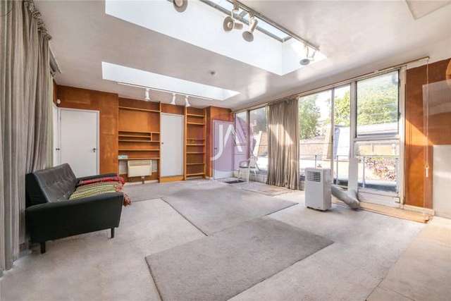 Mews house for sale in Leinster Mews, Bayswater, London W2
