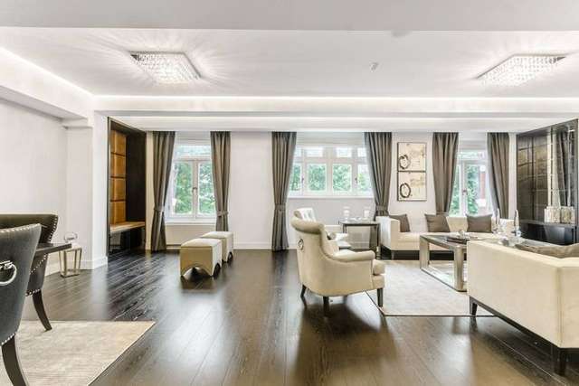 Maisonette for sale in Queens Gate, South Kensington, London SW7