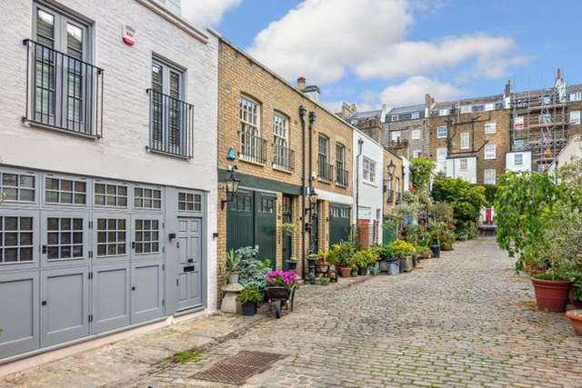 Mews house to rent in Bathurst Mews, London, Greater London W2