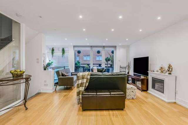 Mews house for sale in St. Jamess Terrace Mews, London NW8