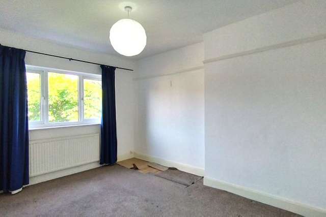 Terraced house to rent in Gunnersbury Avenue, London W3