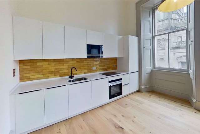 Flat to rent in George Street, Glasgow G1