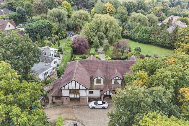 Detached house to rent in The Ridgeway, Cuffley, Hertfordshire EN6