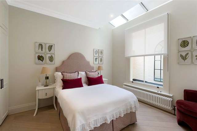 Maisonette for sale in Clanricarde Gardens, Notting Hill W2