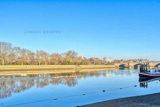 Terraced house to rent in Norroy Road, Putney SW15